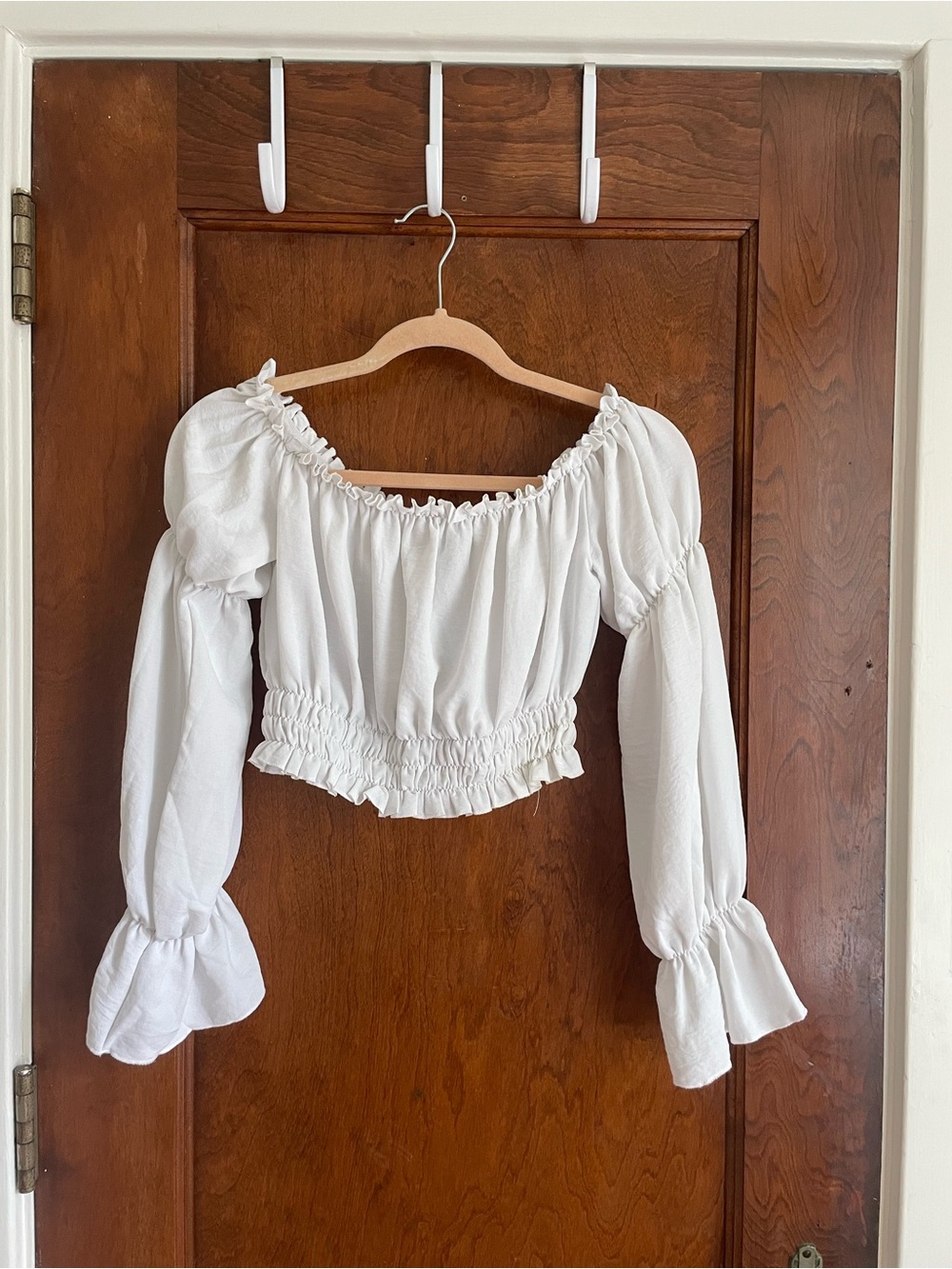 Amisu White Off-Shoulder Smocked Peasant Top